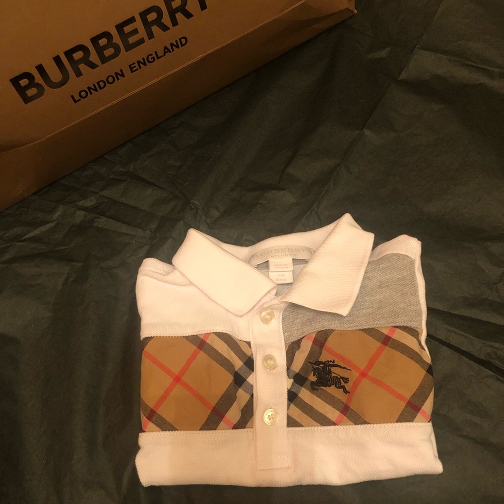 Authentic Burberry from the store✨T shirt ✨Burberry London✨